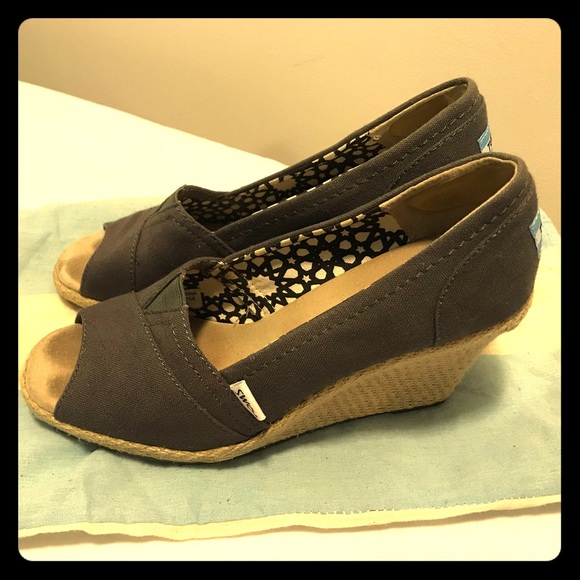 TOMS wedges - Picture 1 of 6
